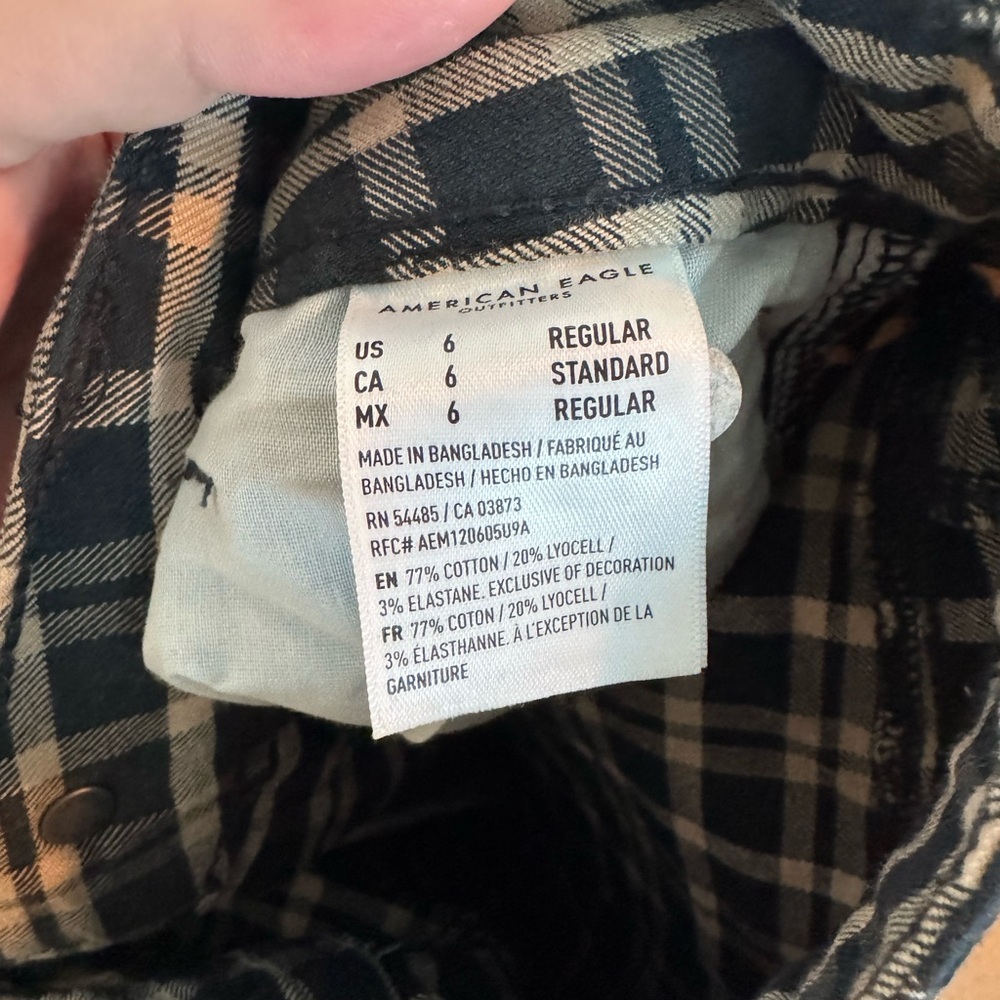 American Eagle Outfitters Plaid Mom Pants - Picture 6 of 6